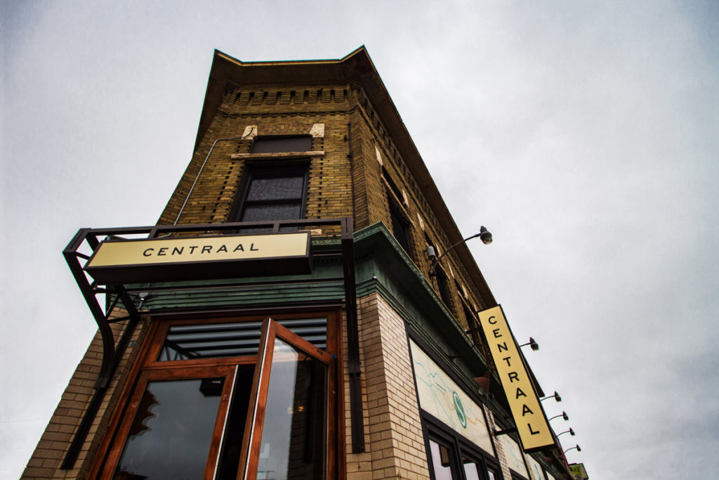 The exterior of Centraal Grand Café and Tappery in Bay View