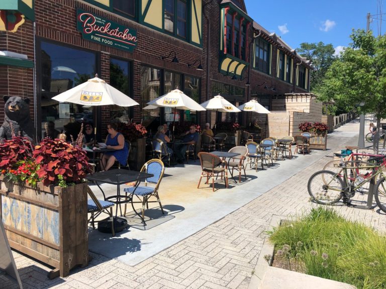 Patio area in the summer sunshine at Buckatabon